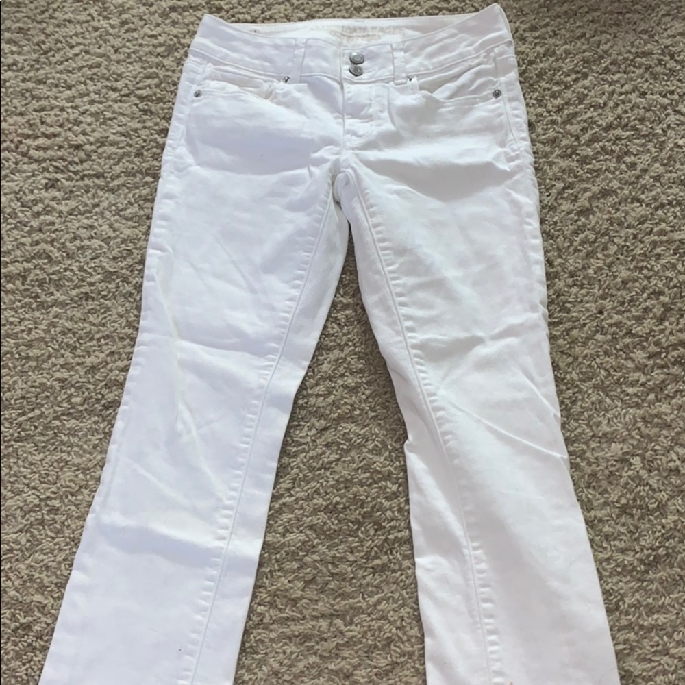 Women’s white jeans